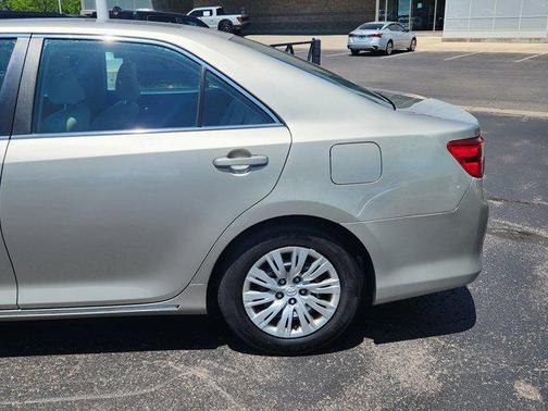2014 Toyota Camry Hybrid LE