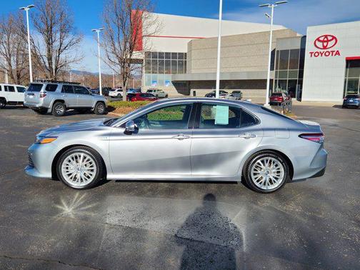 2019 Toyota Camry Hybrid XLE