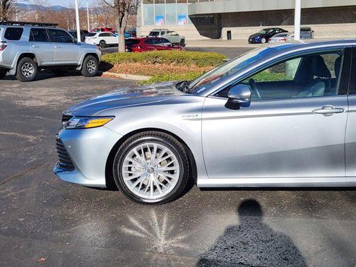 2019 Toyota Camry Hybrid XLE