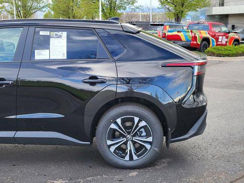 2025 Toyota bZ4X XLE