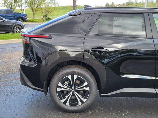 2025 Toyota bZ4X XLE