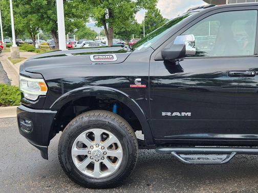2019 RAM 2500 Laramie Crew Cab 4x4 6'4' Box