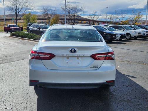 2020 Toyota Camry Hybrid XLE