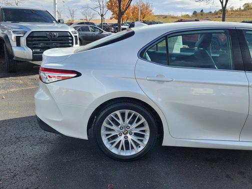 2020 Toyota Camry Hybrid XLE
