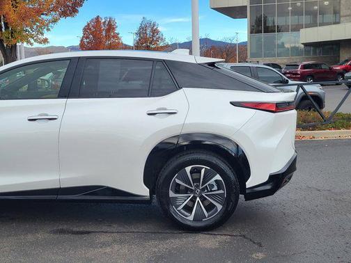 2024 Lexus RZ 450e 450e Premium