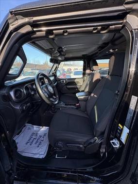 2022 Jeep Gladiator Sport