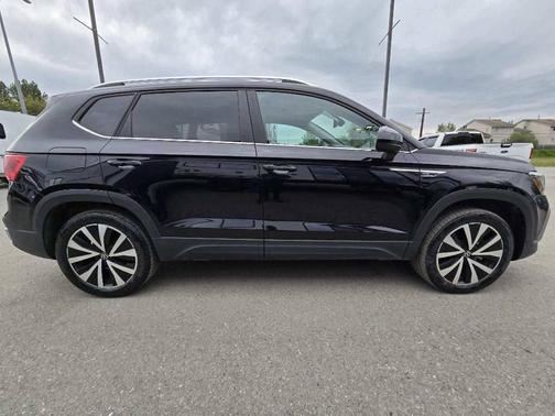 2022 Volkswagen Taos SE 4dr SUV