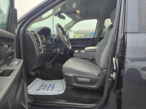 2018 RAM 2500 Tradesman 4x4 4dr Crew Cab 6.3 ft. SB Pickup
