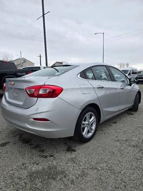 Silver Ice Metallic 2016 Chevrolet Cruze LT Auto