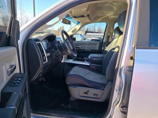 2012 RAM 2500 SLT 4x4 4dr Crew Cab 6.3 ft. SB Pickup