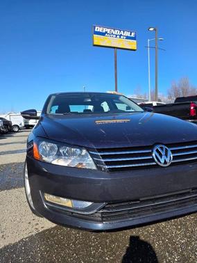 Night Blue Metallic 2012 Volkswagen Passat 3.6 SE