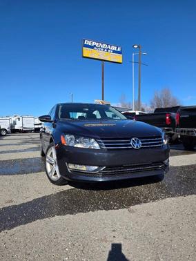 Night Blue Metallic 2012 Volkswagen Passat 3.6 SE