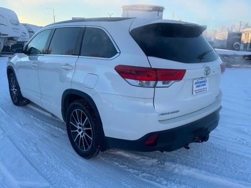 2017 Toyota Highlander SE