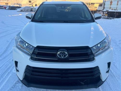 2017 Toyota Highlander SE