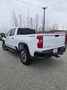Summit White 2024 Chevrolet Silverado 2500 Custom