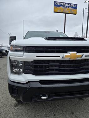 Summit White 2024 Chevrolet Silverado 2500 Custom