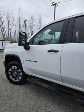 Summit White 2024 Chevrolet Silverado 2500 Custom
