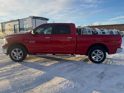 2016 RAM 1500 SLT