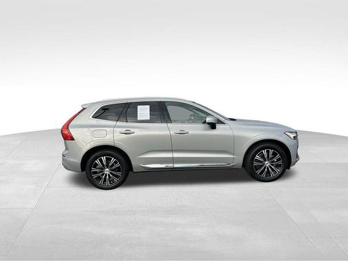 2022 Volvo XC60 B5 Inscription
