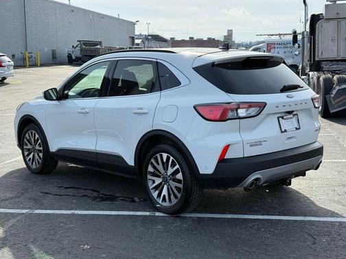 2020 Ford Escape Titanium Hybrid