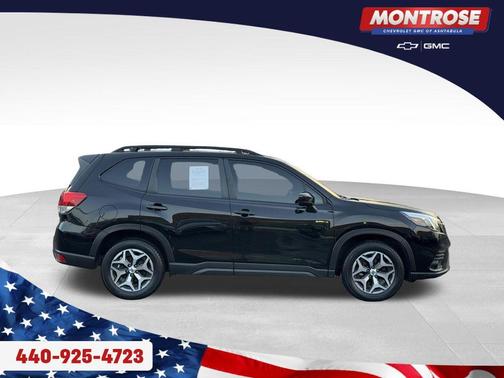 Crystal Black Silica 2023 Subaru Forester Premium