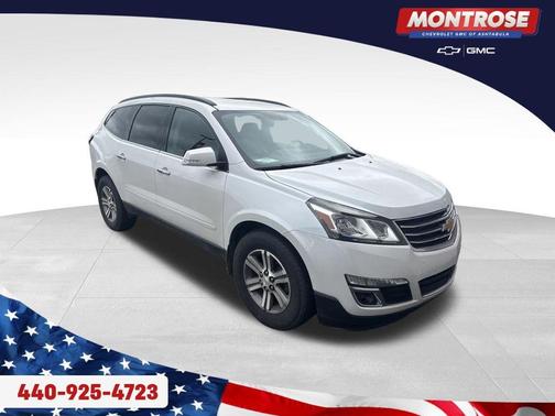 Pearl 2017 Chevrolet Traverse 2LT