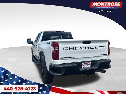 Summit White 2025 Chevrolet Silverado 2500 Custom