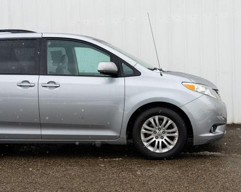 2013 Toyota Sienna XLE
