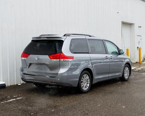 2013 Toyota Sienna XLE
