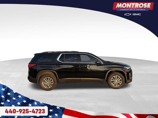 Black Metallic 2023 Chevrolet Traverse LT Cloth