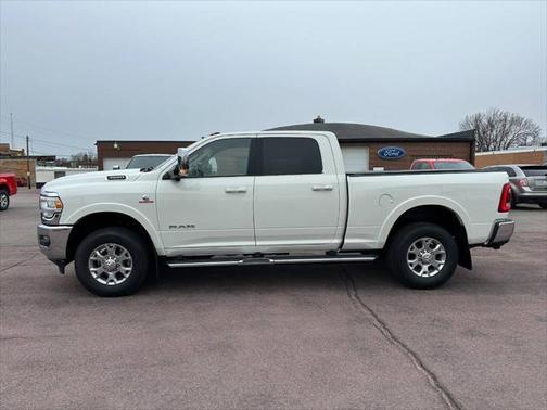 2022 RAM 3500 Laramie Crew Cab 4x4 6'4' Box