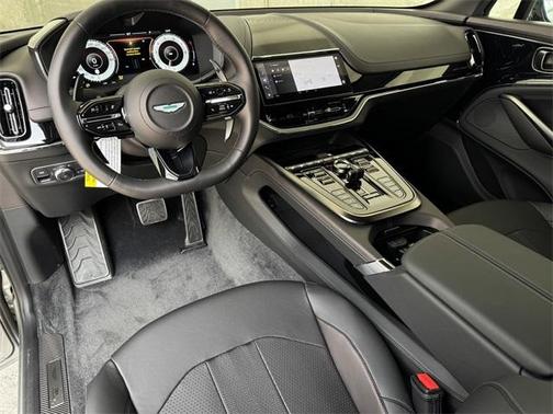 2025 Aston Martin DBX 707