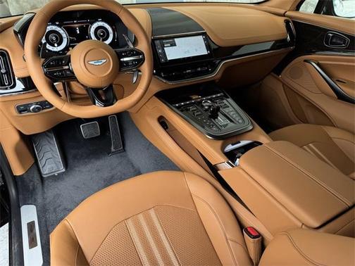 2025 Aston Martin DBX 707