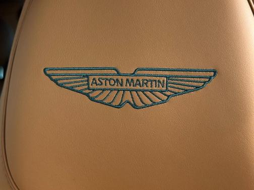 2025 Aston Martin DBX 707