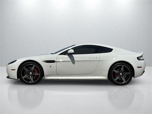 2016 Aston Martin Vantage GT Base