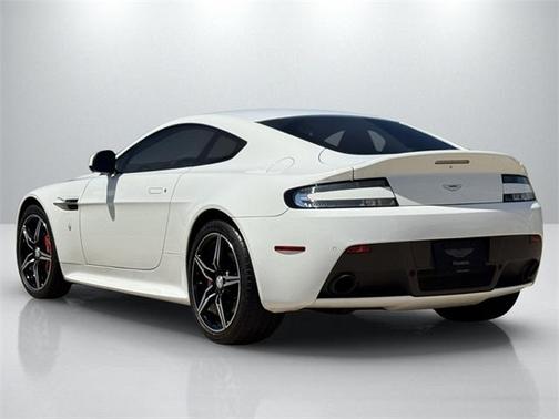 2016 Aston Martin Vantage GT Base