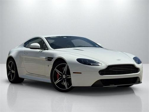 2016 Aston Martin Vantage GT Base