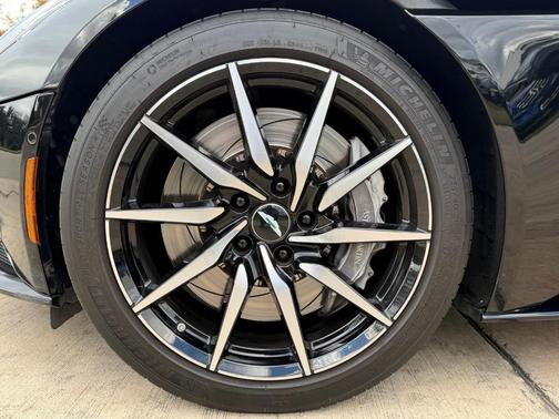 2021 Aston Martin DB11 BASE