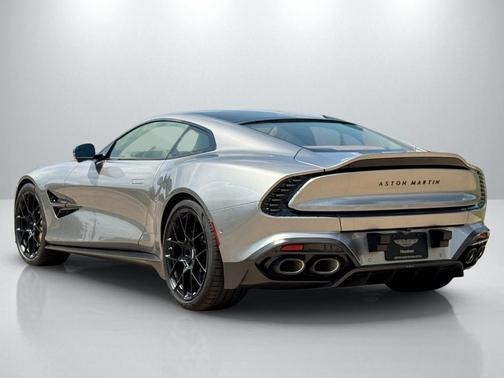 2025 Aston Martin Vanquish Base