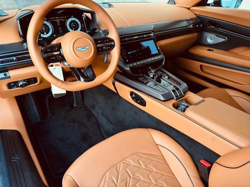 2025 Aston Martin Vanquish Base
