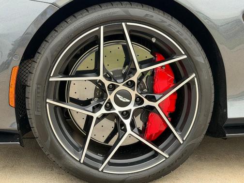 2026 Aston Martin Vanquish Volante