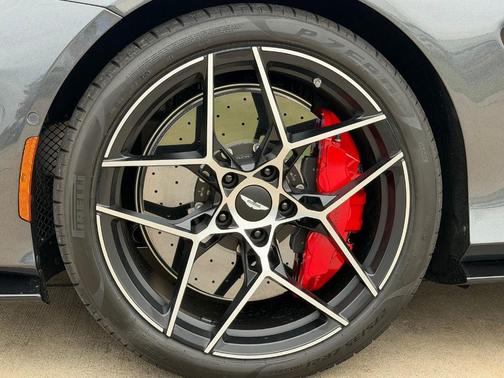 2026 Aston Martin Vanquish Volante