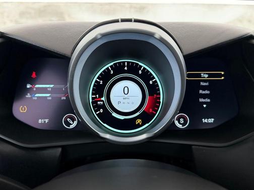 2022 Aston Martin Vantage 