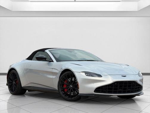 2022 Aston Martin Vantage 