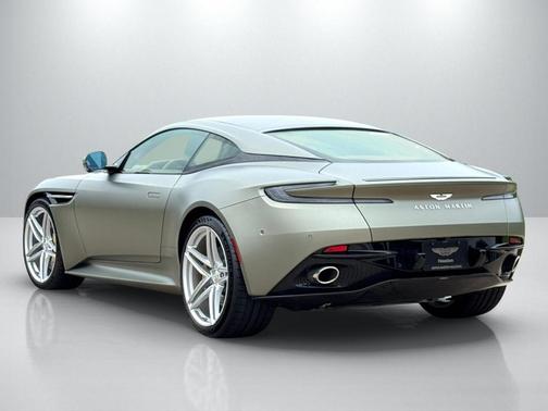 2024 Aston Martin DB12 Base