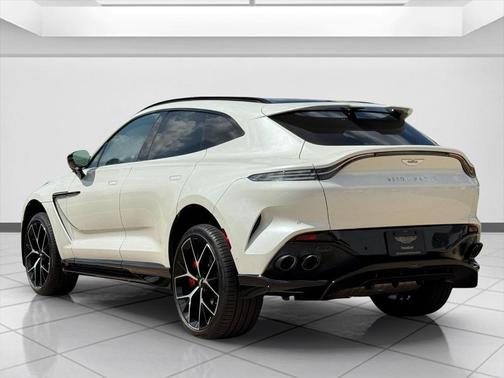 2025 Aston Martin DBX 707