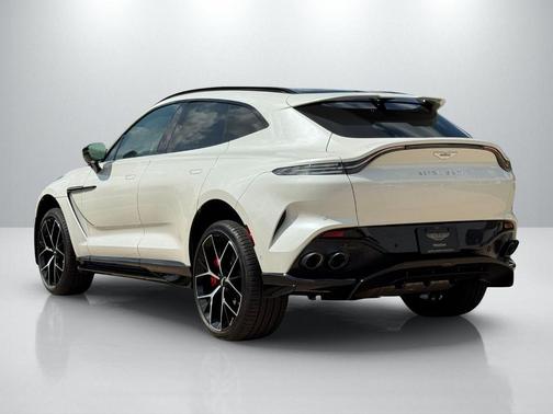 2025 Aston Martin DBX 707