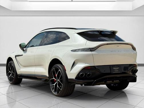 2025 Aston Martin DBX 707