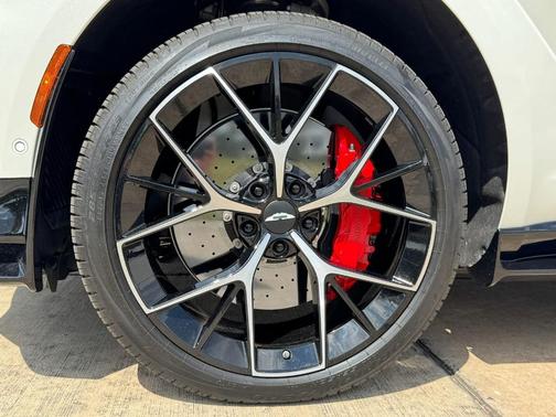 2025 Aston Martin DBX 707