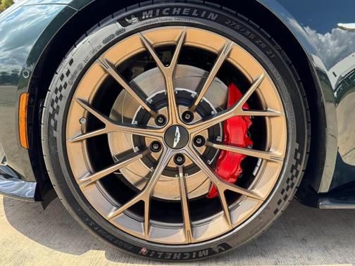 2026 Aston Martin Vantage Base